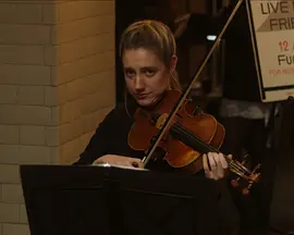 《弦上人生》 (2025) 【美国/剧情/喜剧/音乐】 | 朱莉亚学院毕业生的真实独白 | 纽约古典乐圈的黑色幽默与迷茫